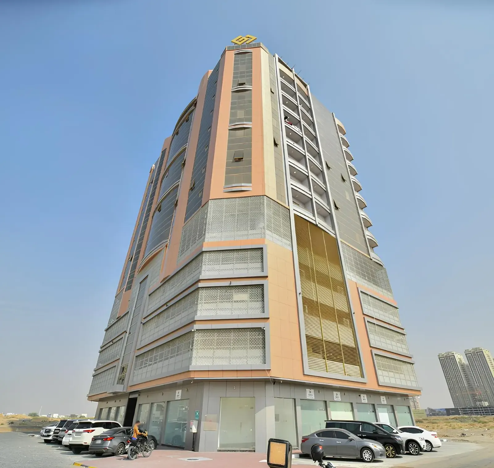 Al Ghoroub Tower — view 3