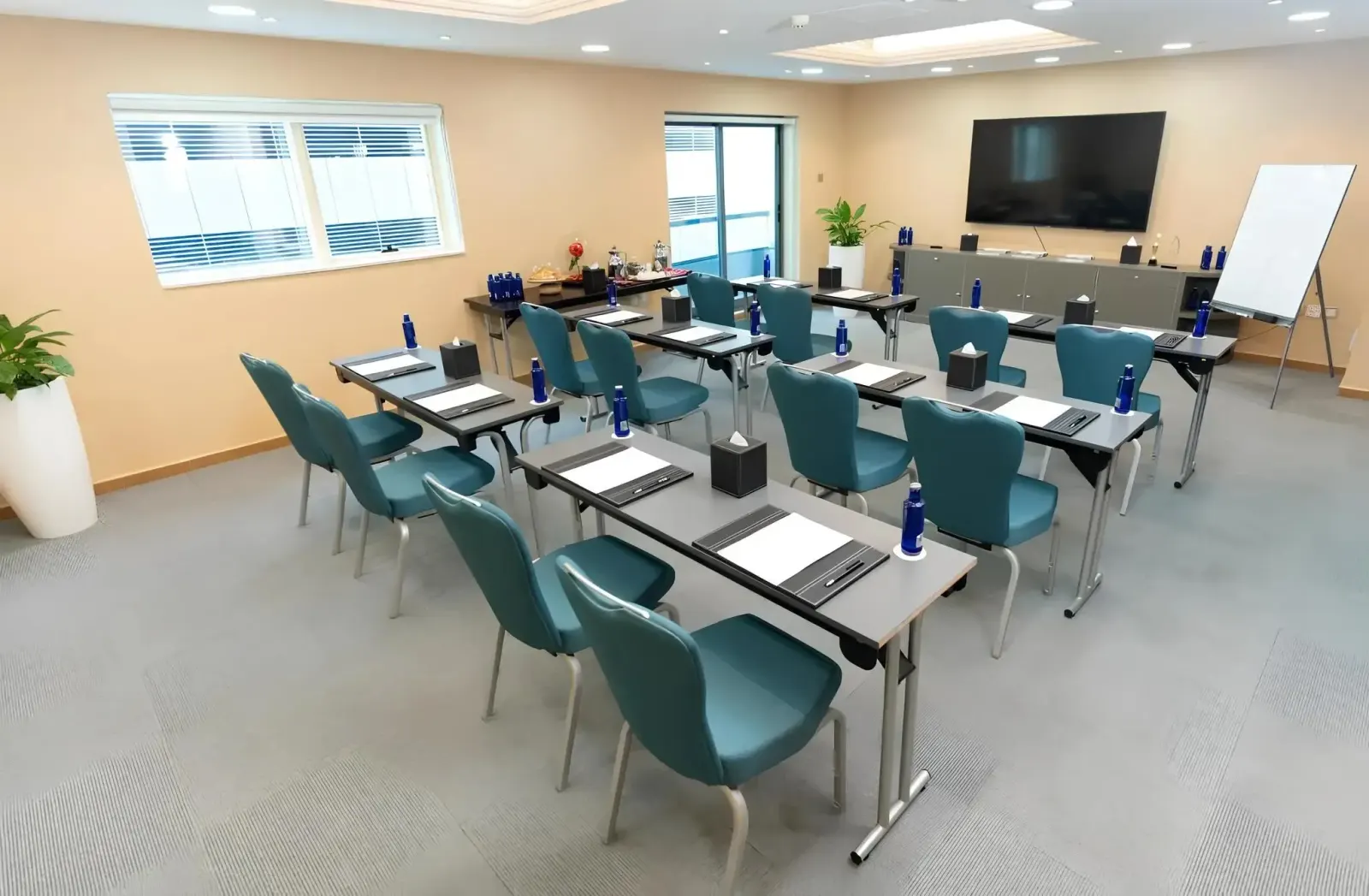 First Central Hotel Suites — deweloper THE First Group